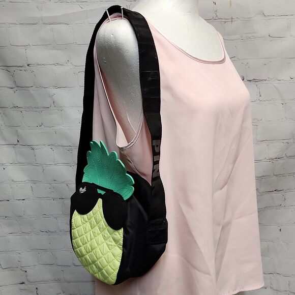 Victoria's Secret PINK limited-edition pineapple-themed insulated cooler bag - Picture 2 of 9